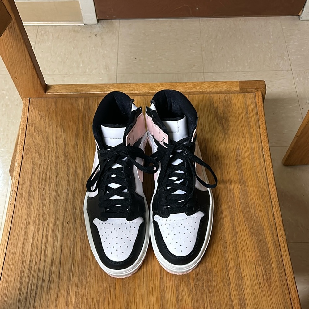 Women’s Air Jordan 1 Elevate High 'Atmosphere' Shoes. SIZE 9.5